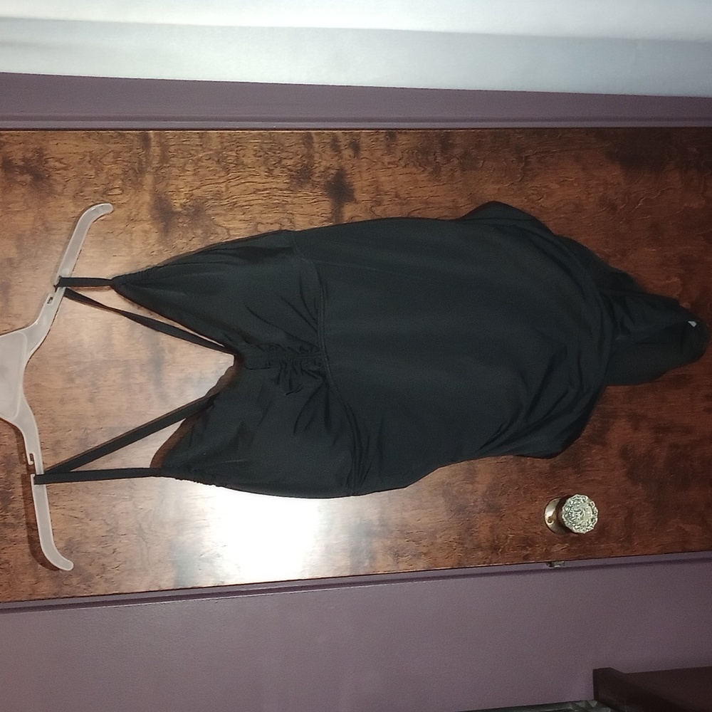 New Time and Tru Wireless Slimming Black Swimsuit Plus Size 3x 24w-26w